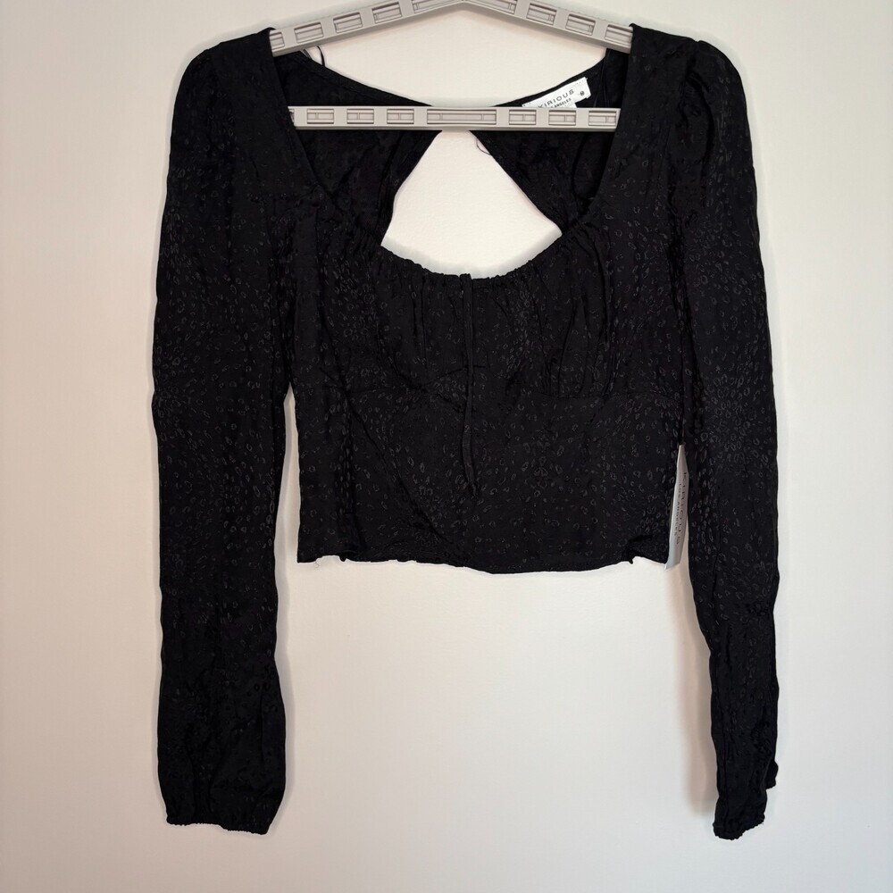KIRIOUS NEW Cropped Long Sleeve Lightweight Top Womens M Keyhole Stretch Scoop - Picture 6 of 9